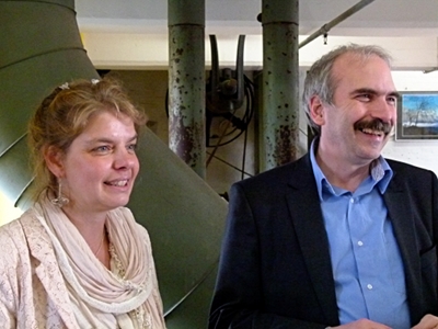 Sabine Heinz mit dem Kulturstaatssekretär Martin Gorholt